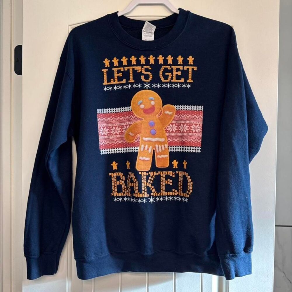 Navy Christmas sweatshirt with "Let's Get Baked"‎